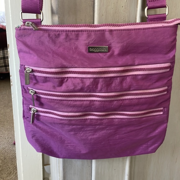 Baggallini crossbody bag- like new - Picture 2 of 5